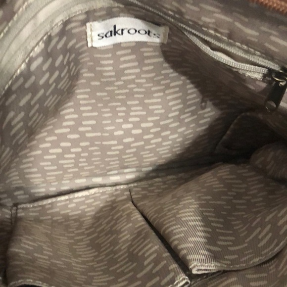 Sakroots Crossbody Bag with Elephant Bag Charm EUC - Picture 10 of 10